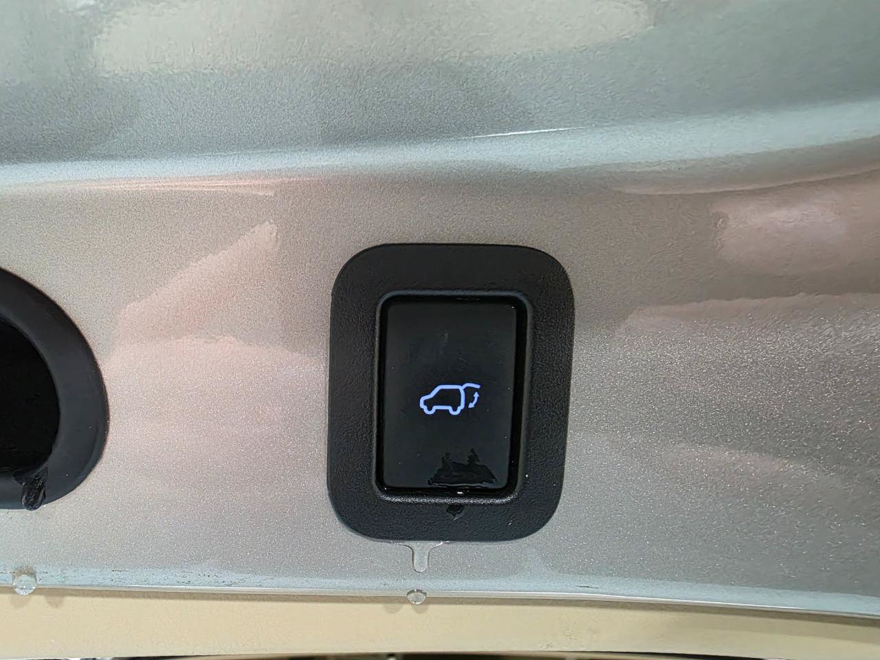 Used 2015 Toyota Highlander Limited AWD/4WD image 24
