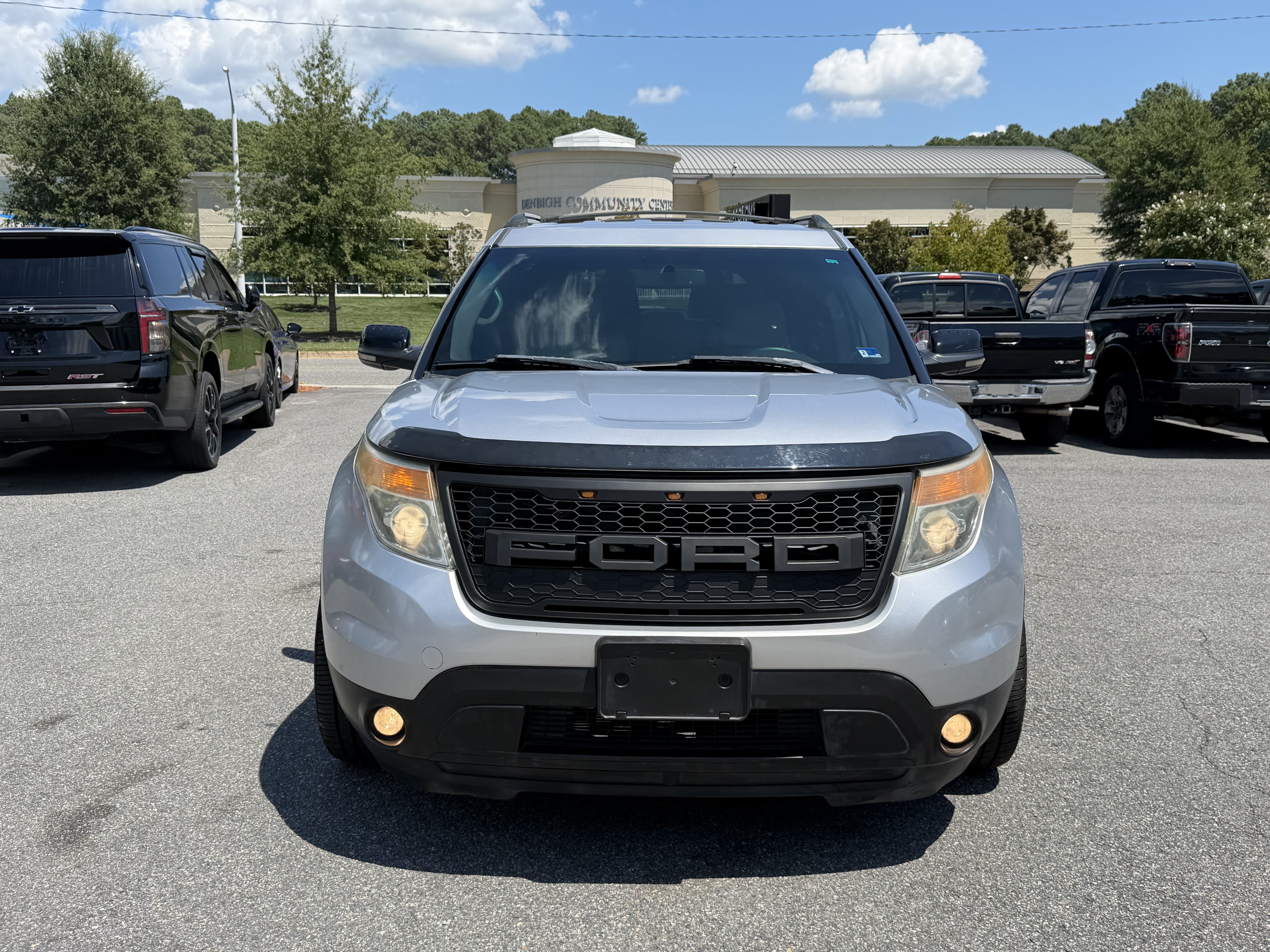 Used 2013 Ford Explorer XLT FWD image 3