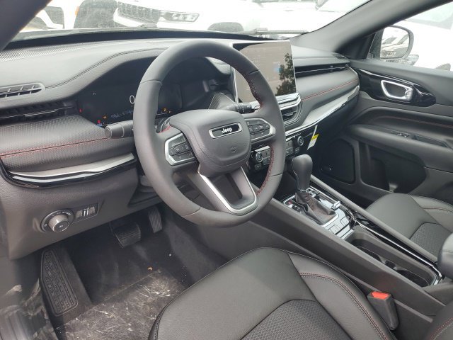 New 2026 Jeep Compass Trailhawk w/ Sun, Sound & Navigation Group AWD/4WD image 5