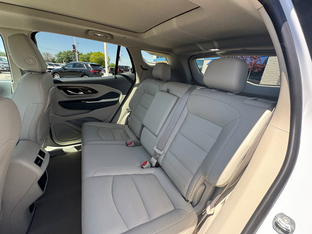 Used 2023 GMC Terrain Denali w/ Denali Premium Package AWD/4WD image 25