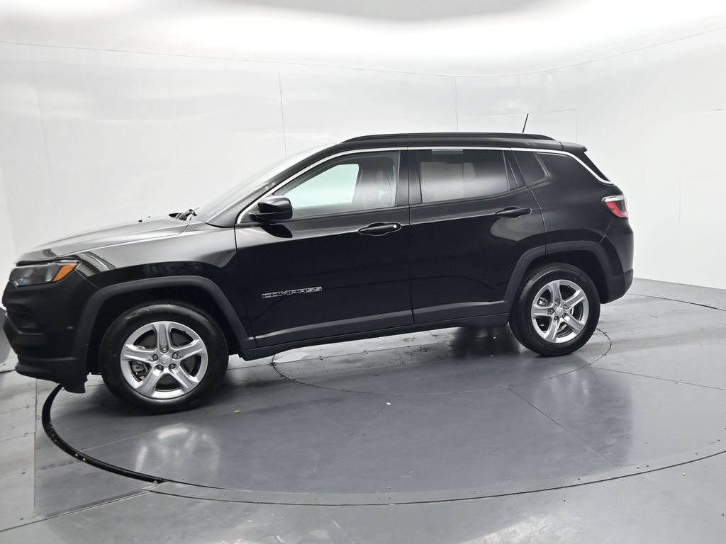 Used 2024 Jeep Compass Latitude AWD/4WD image 4