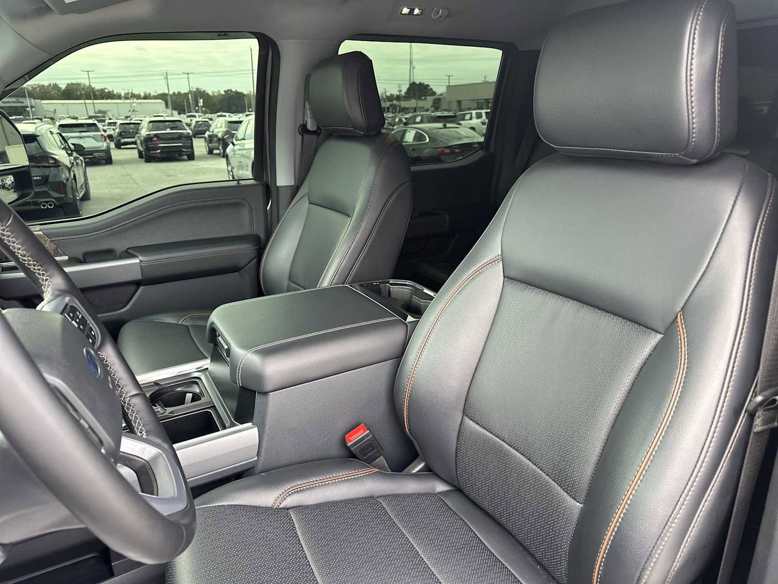 Used 2025 Ford F350 Lariat image 28