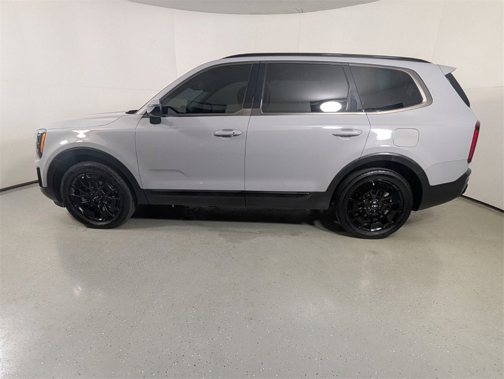 Used 2022 Kia Telluride EX w/ EX Premium Package image 4