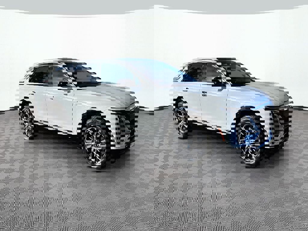 New 2026 Cadillac Lyriq Luxury image 3