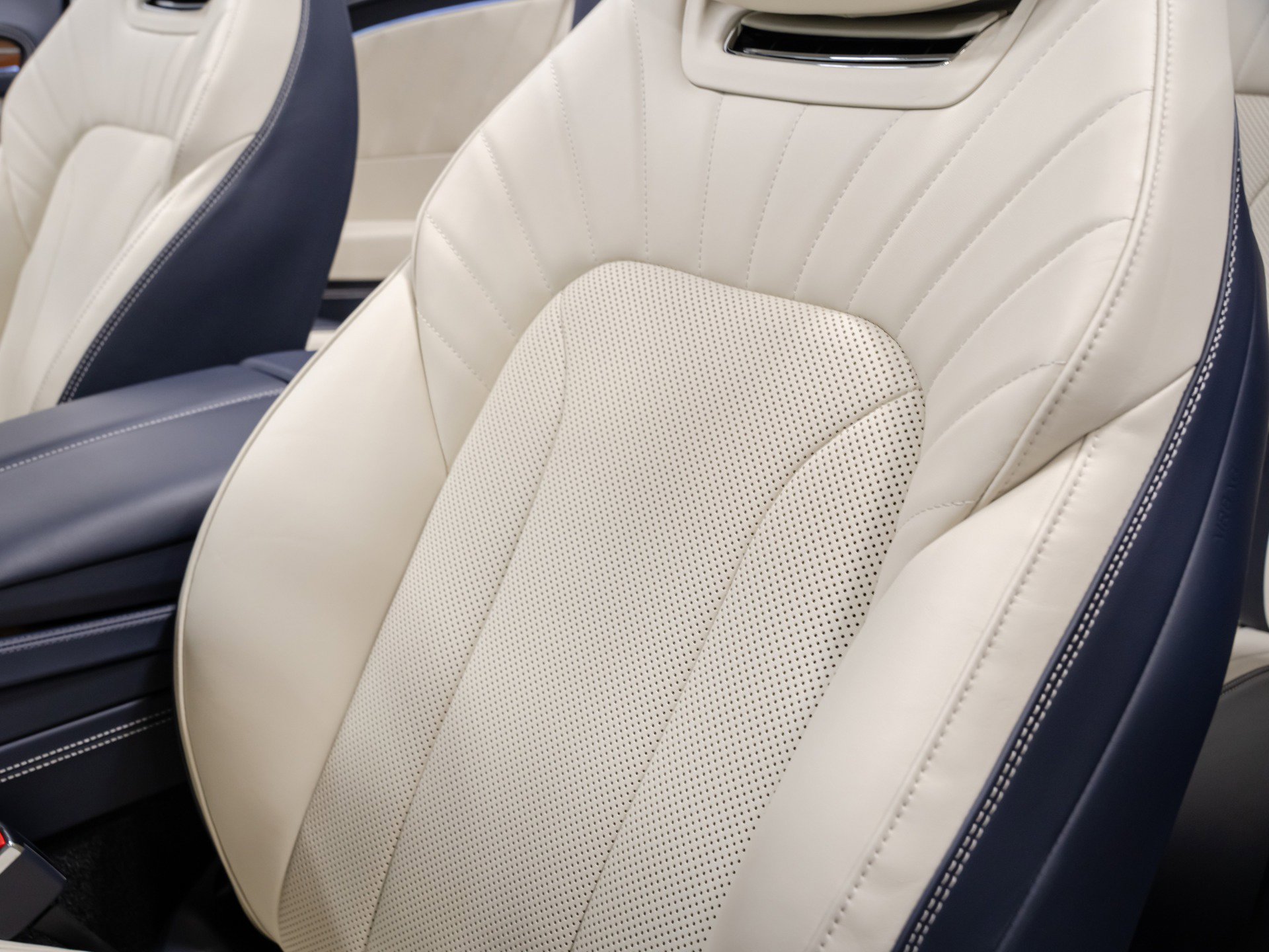 Used 2024 Bentley Continental GT V8 AWD/4WD image 47