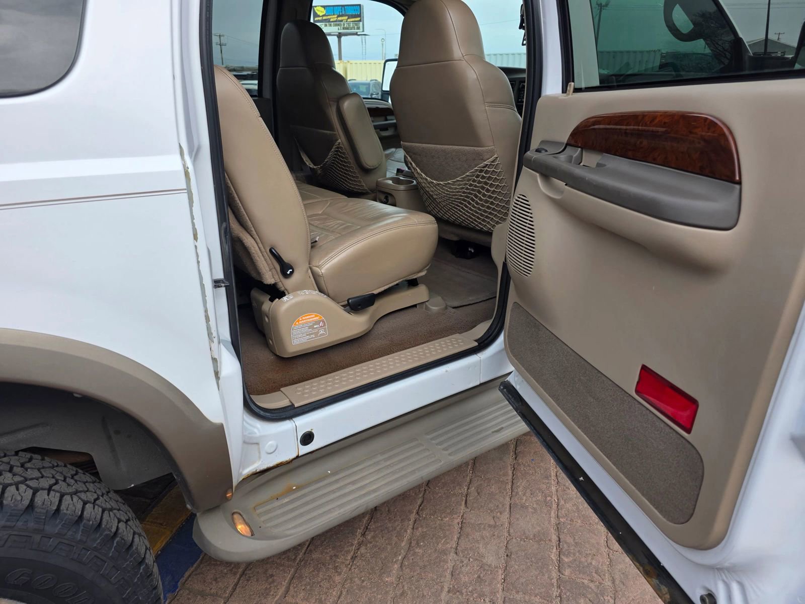Used 2000 Ford Excursion Limited image 6