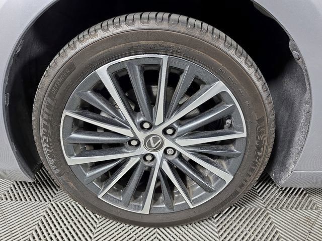 Used 2022 Lexus ES 300h w/ Premium Package image 10