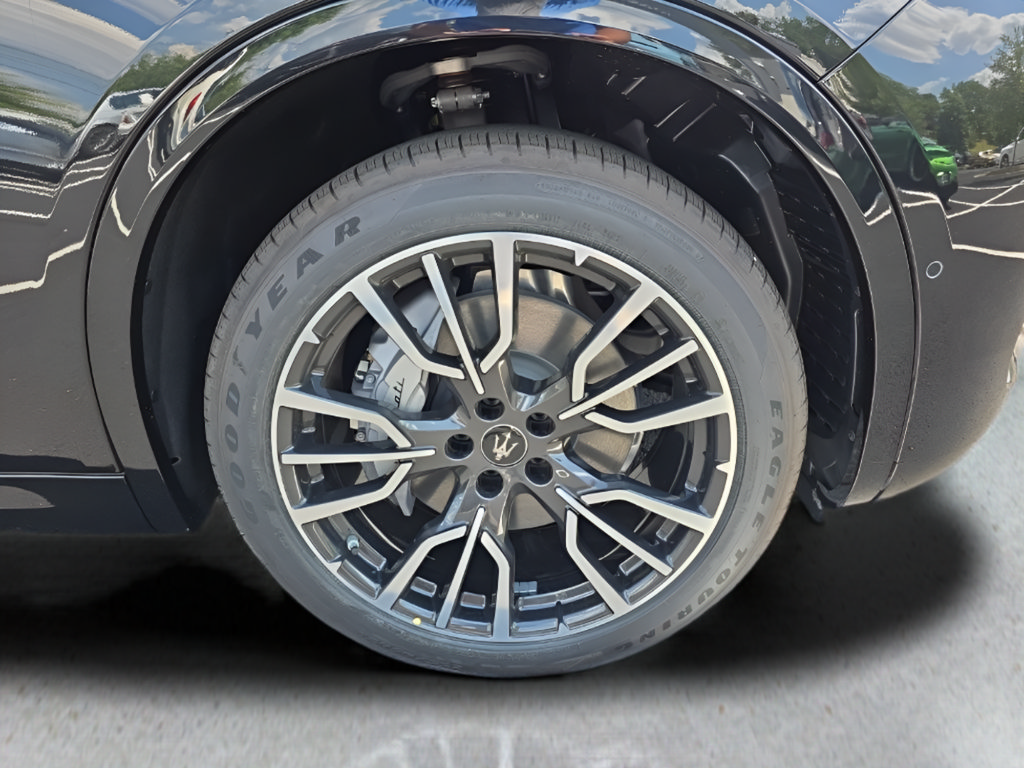 New 2025 Maserati Grecale Modena AWD/4WD image 13
