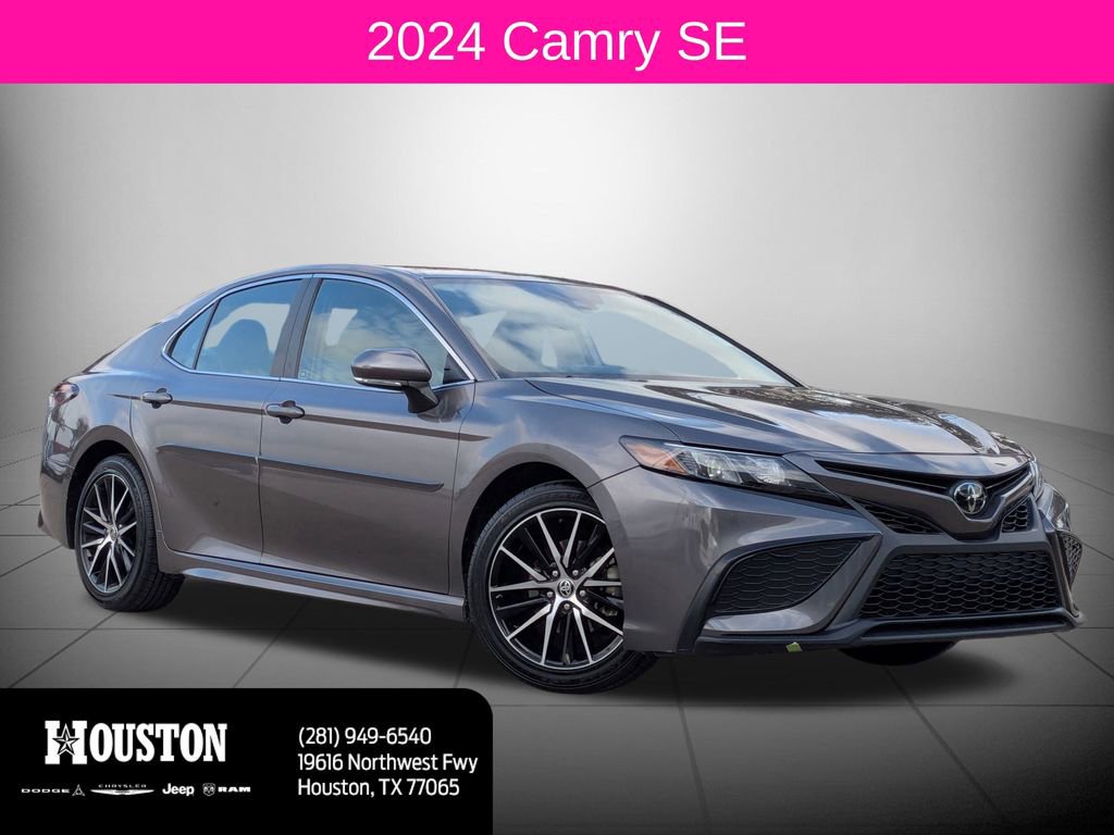 Used 2024 Toyota Camry SE image 1