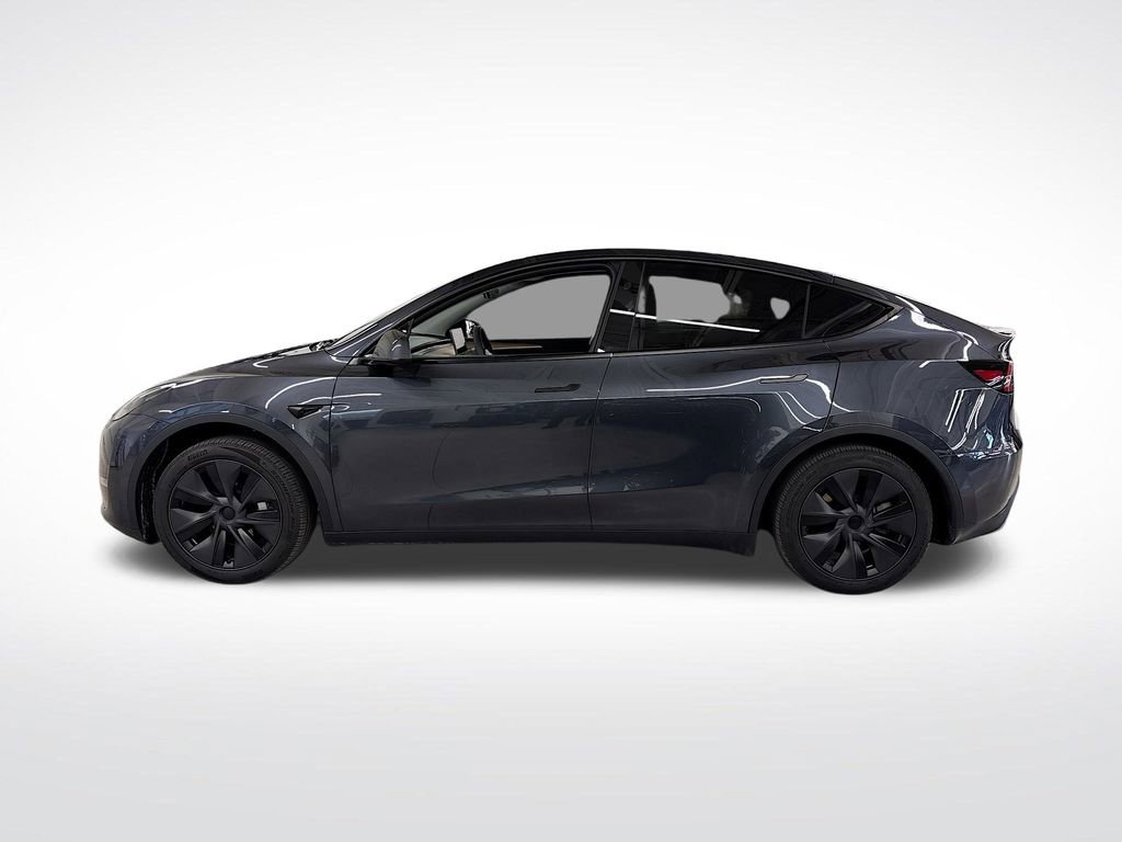 Used 2024 Tesla Model Y 2WD image 2