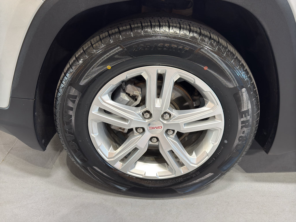 Used 2022 GMC Terrain SLE w/ Driver Convenience Package FWD image 9