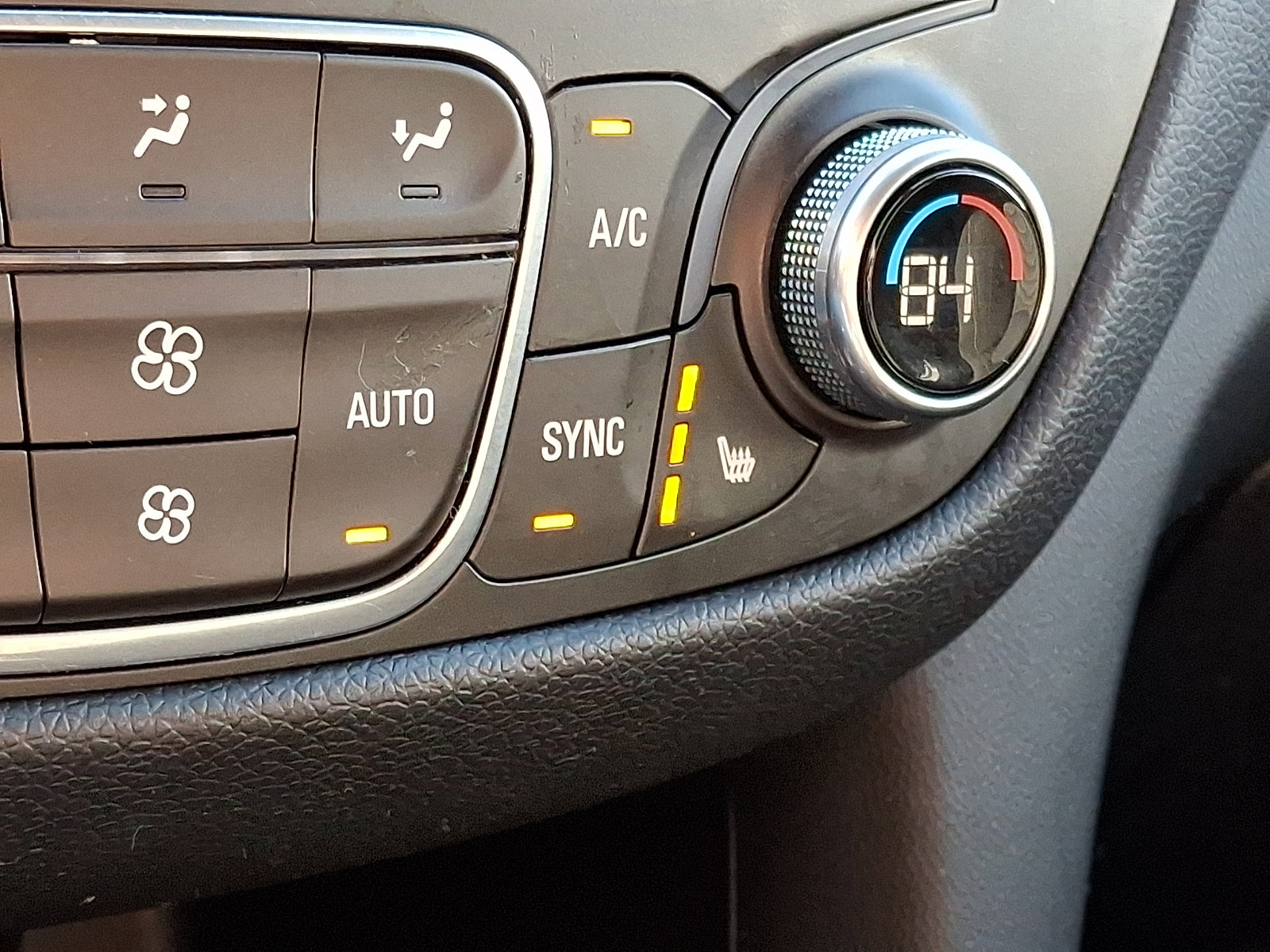 Used 2018 Chevrolet Equinox LT image 25