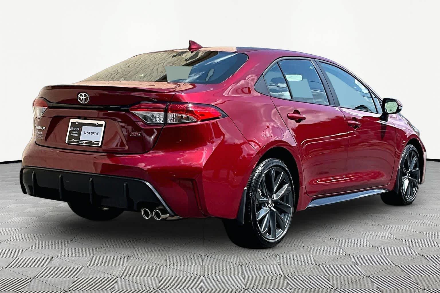 Used 2025 Toyota Corolla SE FWD image 13