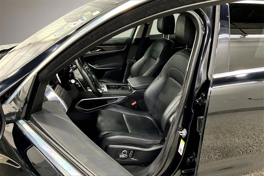 Used 2021 Jaguar F-PACE image 20