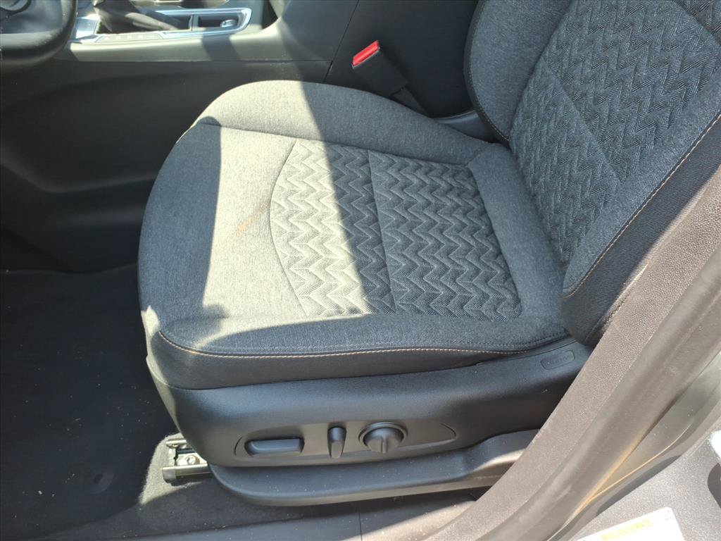 Used 2024 Chevrolet Equinox LT FWD image 24