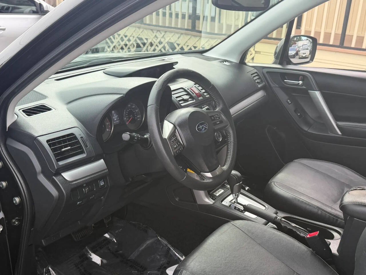 Used 2015 Subaru Forester 2.5i Limited AWD/4WD image 10