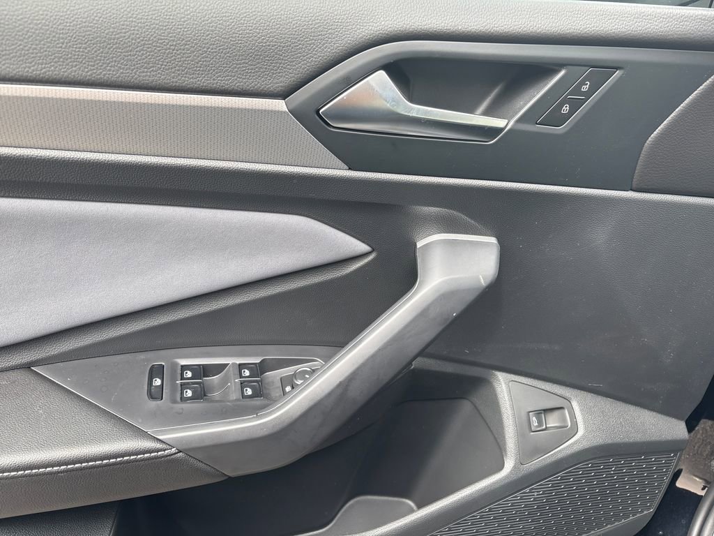 New 2026 Volkswagen Jetta SE FWD image 12
