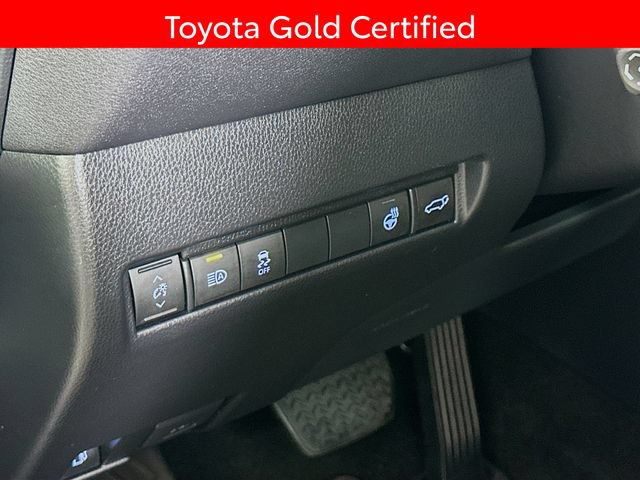 Certified 2021 Toyota Venza XLE w/ Softex Package AWD/4WD image 11