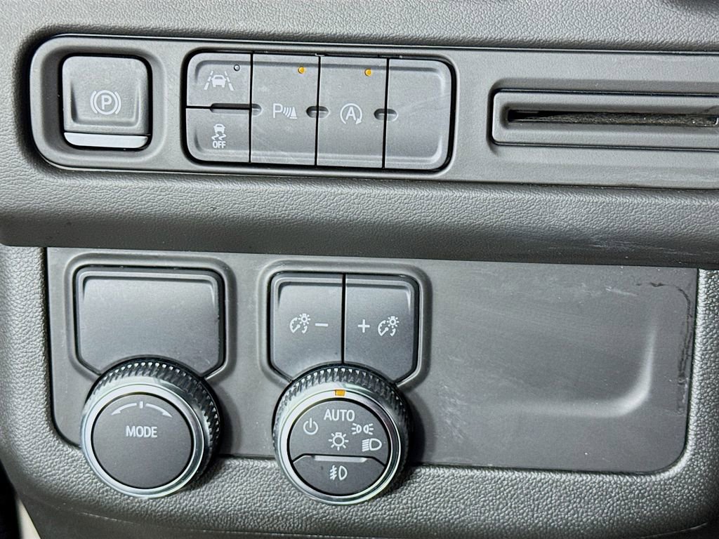 Used 2024 GMC Yukon SLT image 14