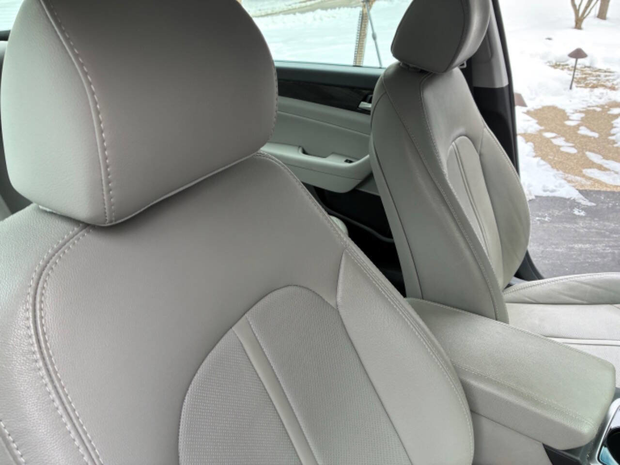 Used 2018 Hyundai Sonata Limited w/ Cargo Package image 23