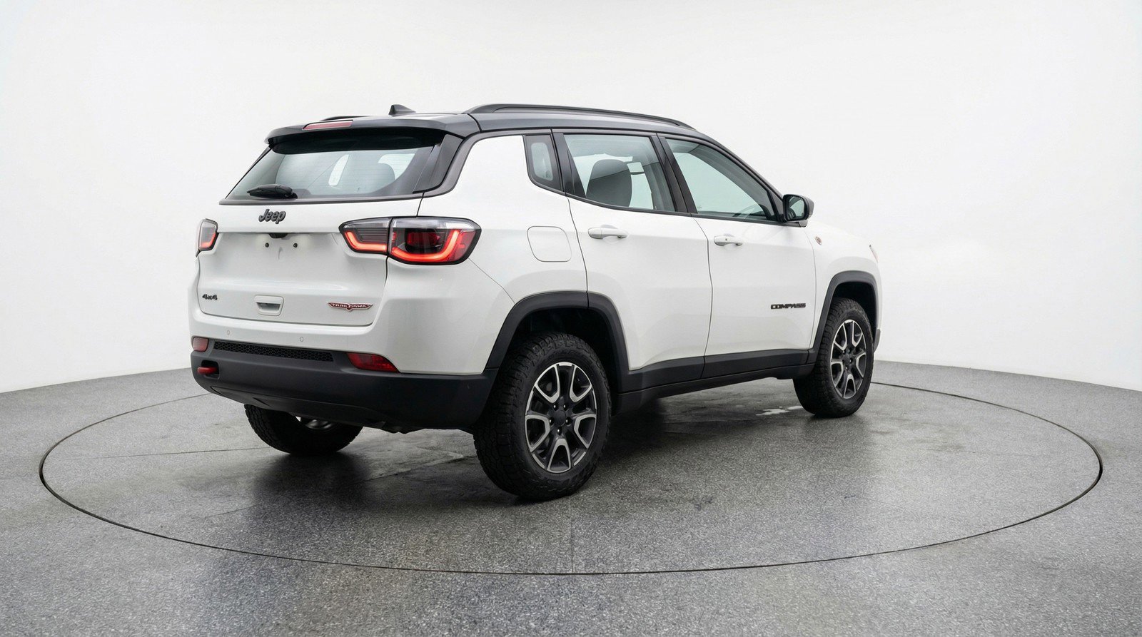 Used 2025 Jeep Compass Trailhawk image 6