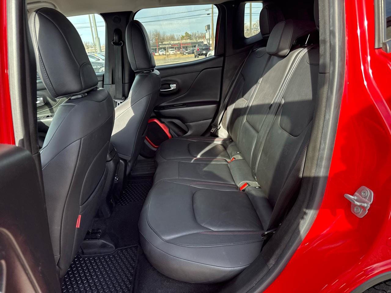 Used 2018 Jeep Renegade Trailhawk AWD/4WD image 12