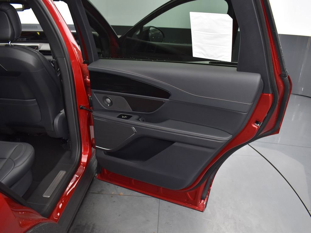 New 2025 Lincoln Nautilus Premier w/ Equipment Group 102A image 28