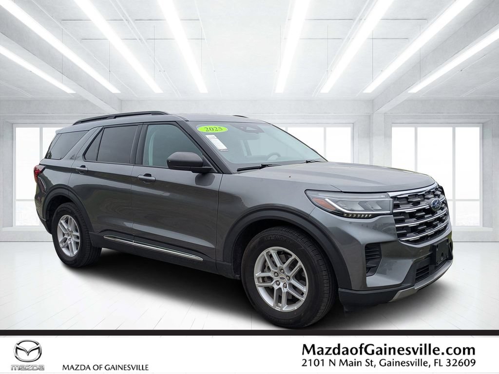 Used 2025 Ford Explorer Active RWD image 1