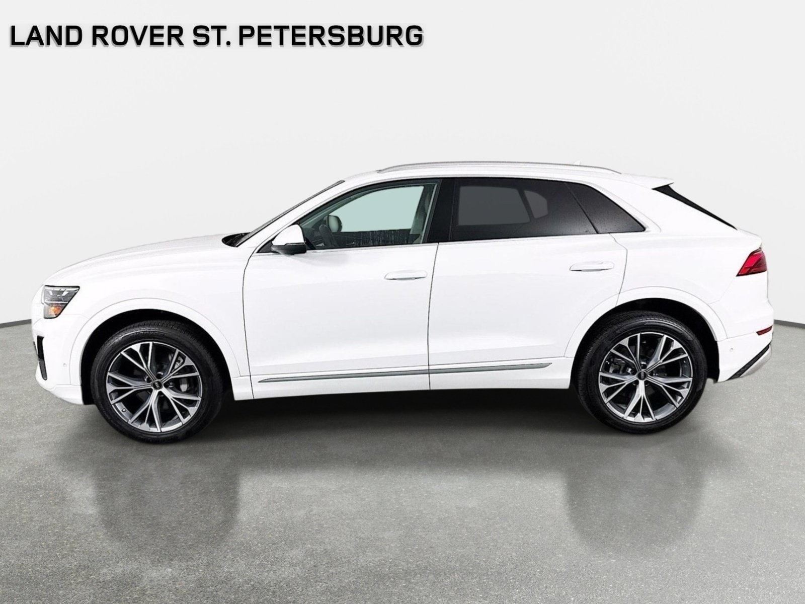 Used 2025 Audi Q8 Premium Plus AWD/4WD image 8
