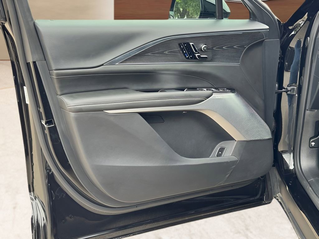 Certified 2025 Cadillac Lyriq Luxury w/ LPO, Floor Liner Package AWD/4WD image 20