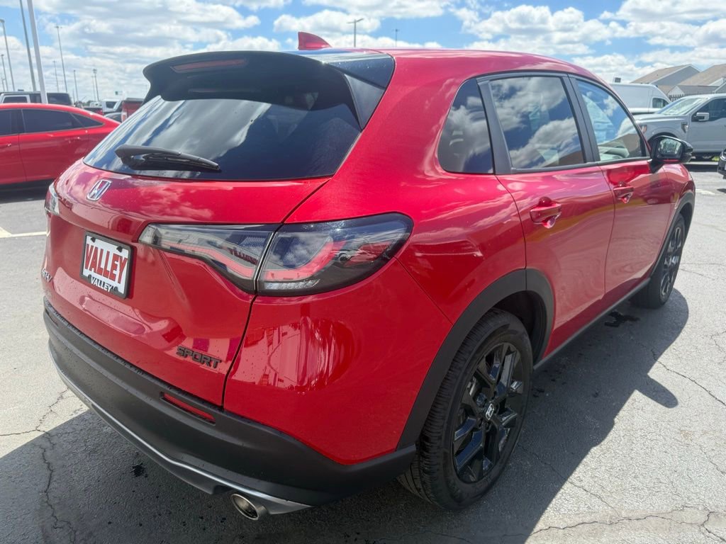 Used 2025 Honda HR-V Sport video 3