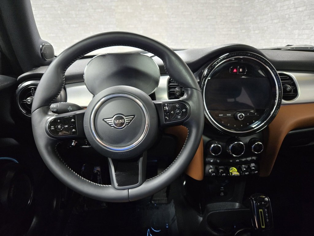 Used 2024 MINI Cooper SE image 16