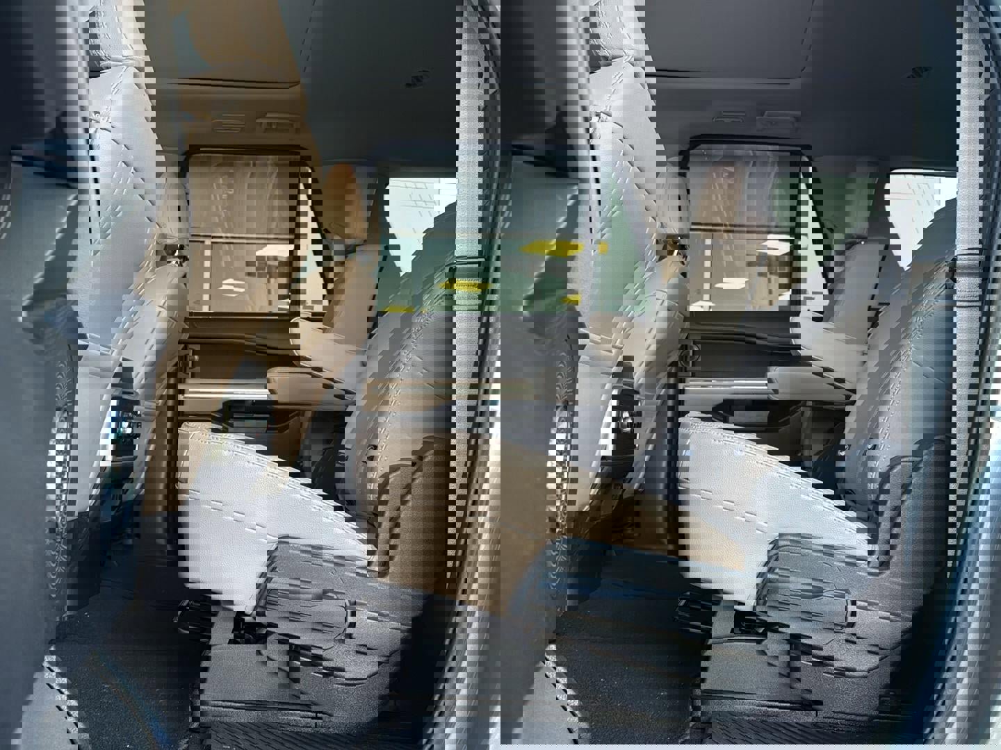 Used 2024 Ford Expedition Max Limited image 9