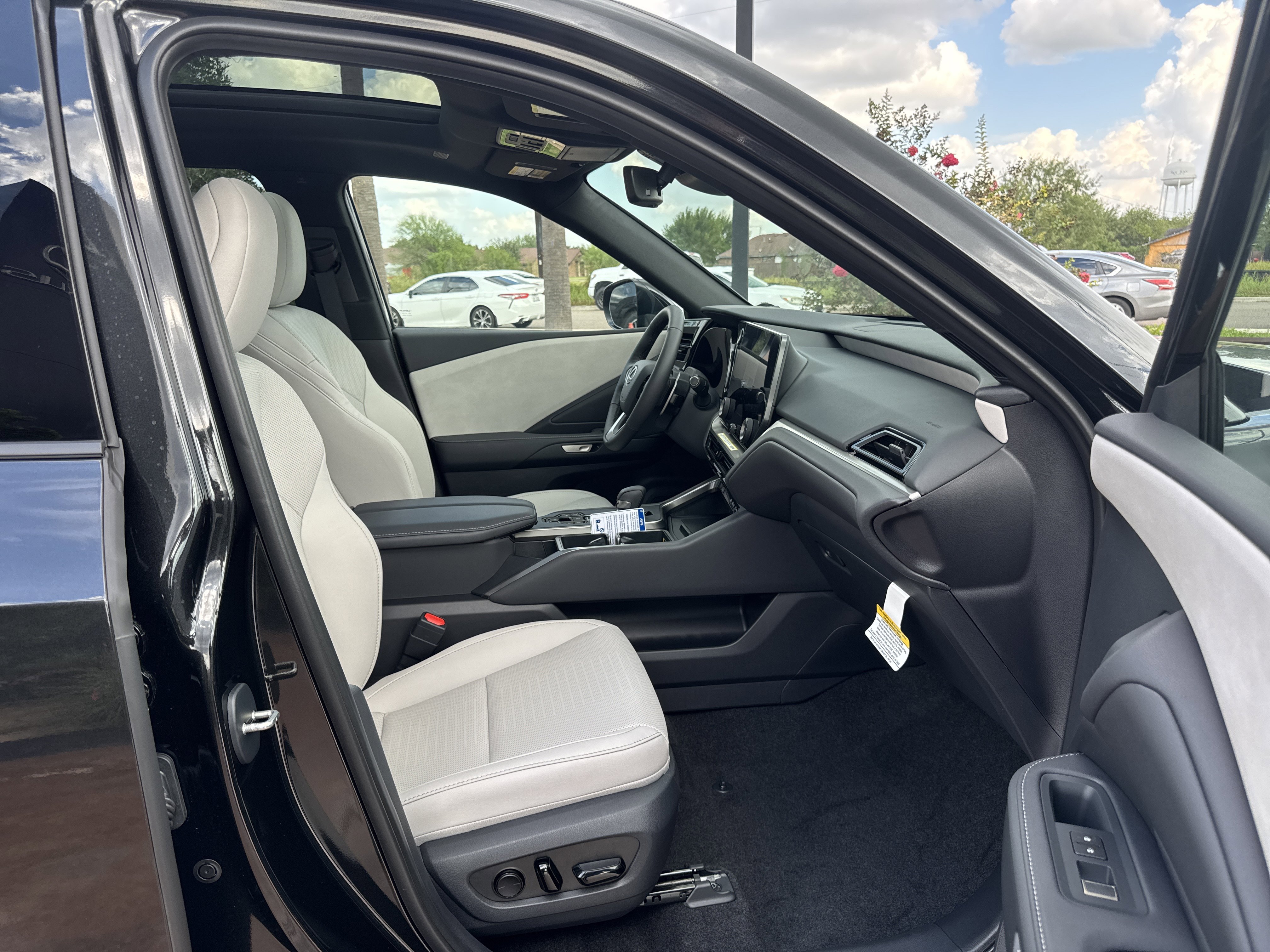 New 2026 Lexus TX 350 AWD image 16