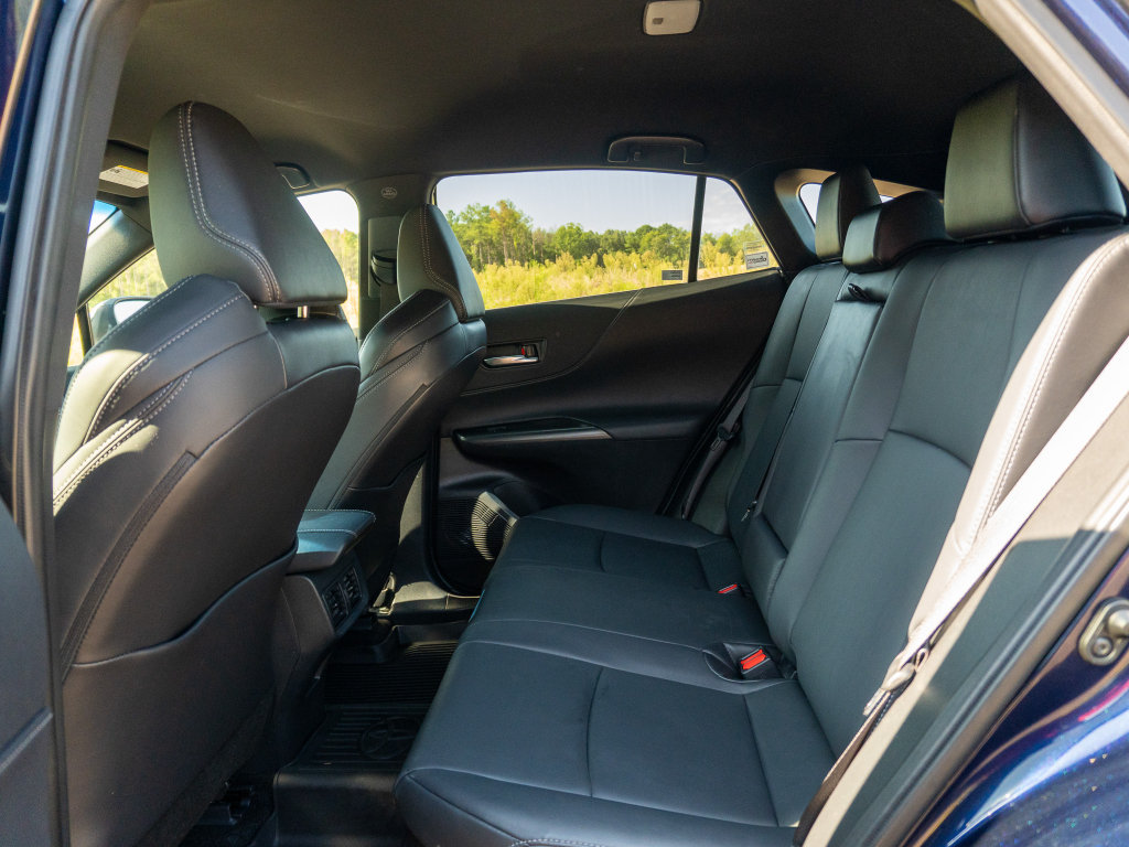 Used 2022 Toyota Venza XLE AWD/4WD image 14
