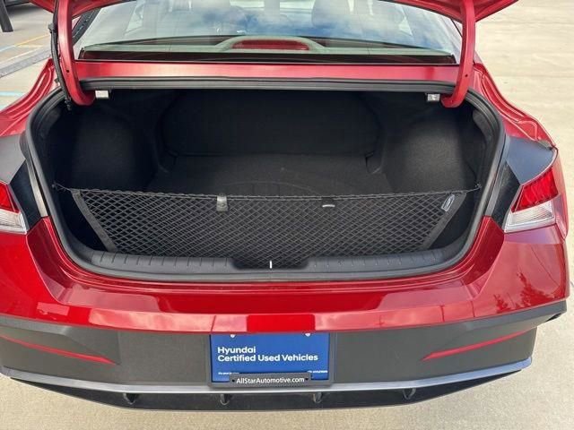 Certified 2025 Hyundai Elantra Sport image 33