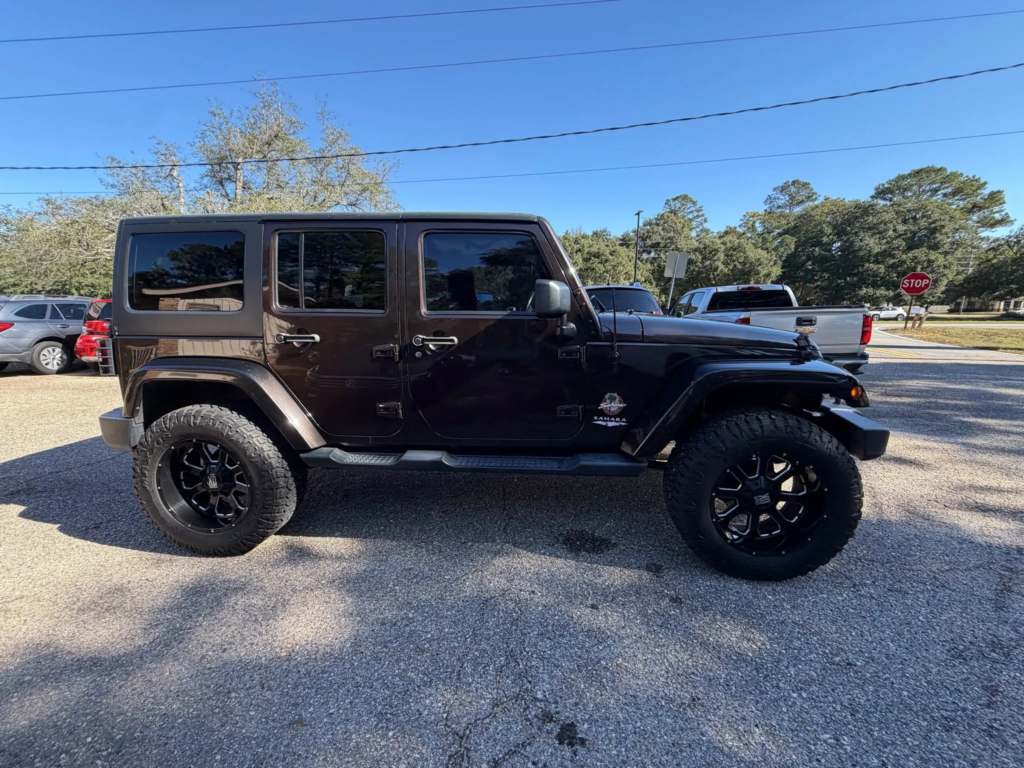 Used 2013 Jeep Wrangler Unlimited Sahara image 4