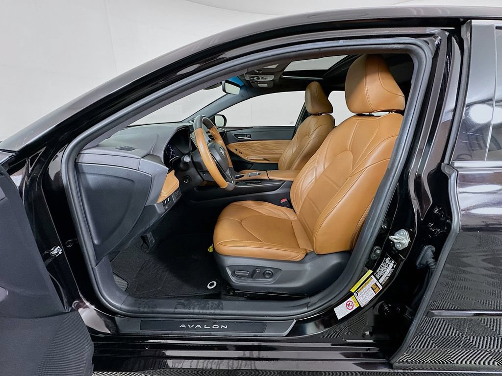 Used 2019 Toyota Avalon Limited w/ Advanced Safety Package FWD image 22