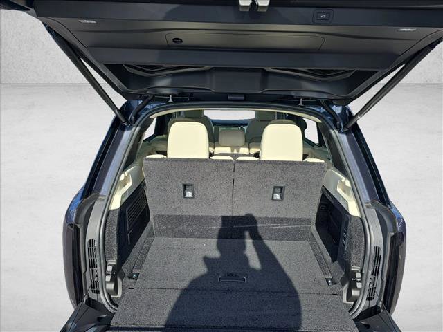 New 2025 Land Rover Range Rover Long Wheelbase SE image 14
