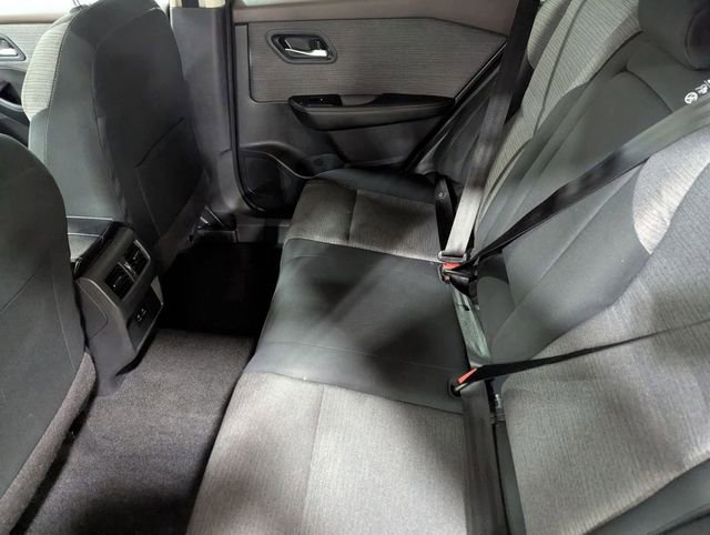 Used 2023 Nissan Rogue SV image 25