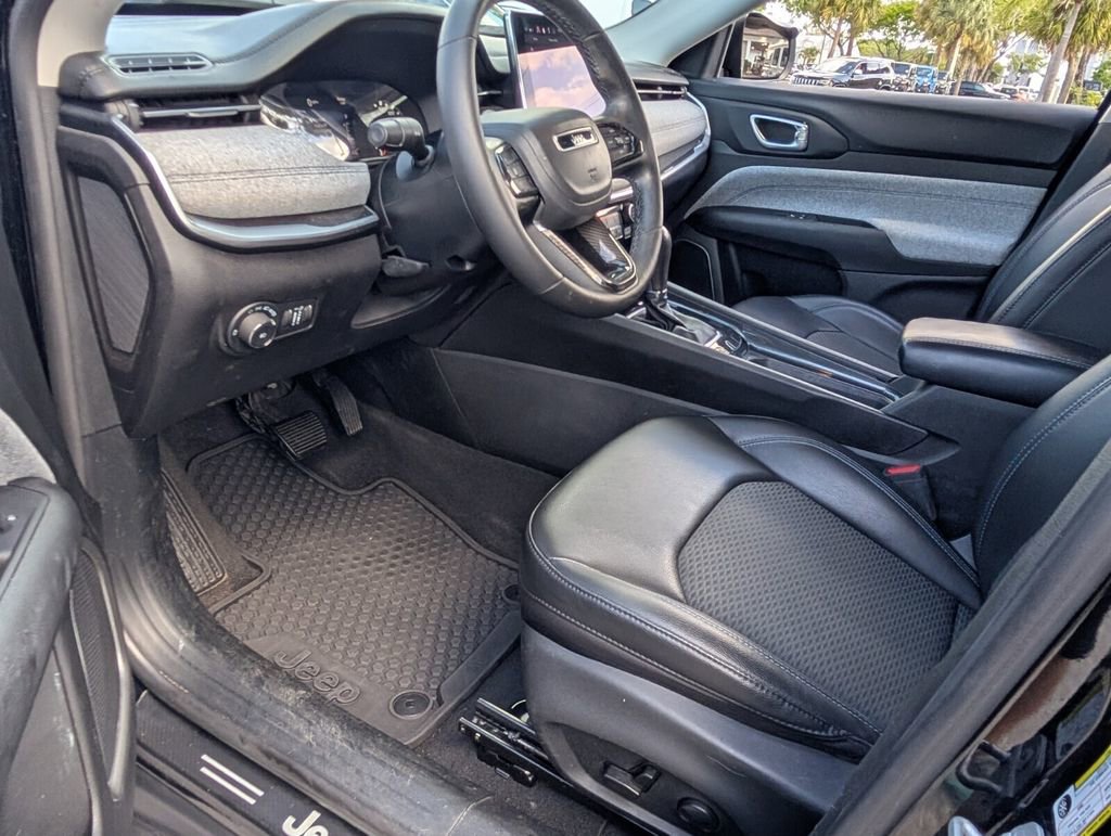 Used 2022 Jeep Compass Latitude w/ Convenience Group FWD image 12