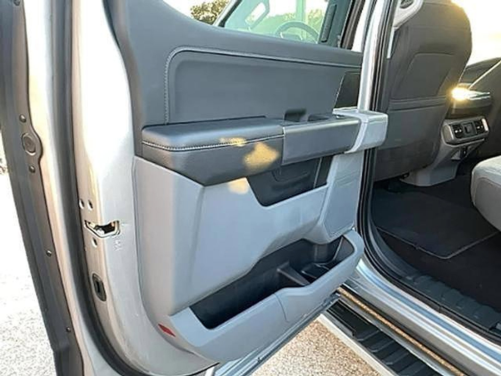 Used 2022 Ford F150 XLT w/ Equipment Group 301A Mid AWD/4WD image 13