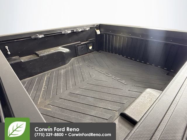 Used 2016 Toyota Tacoma TRD Sport image 27