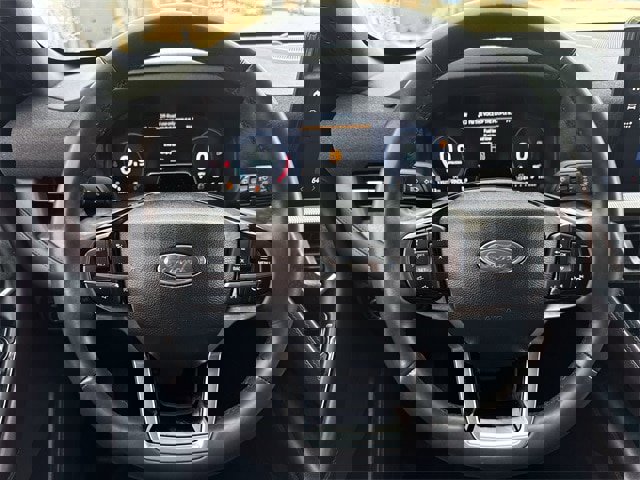 Used 2025 Ford Explorer Platinum w/ LUX Leather Package image 13