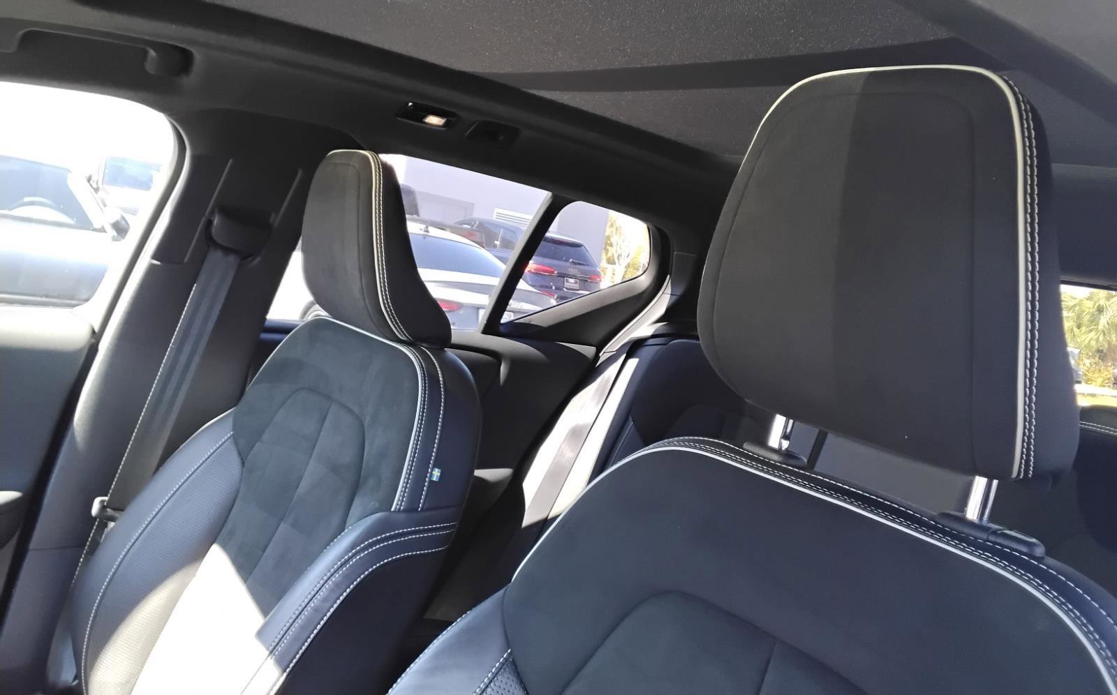 Used 2021 Volvo XC40 P8 Recharge w/ Advanced Package image 18