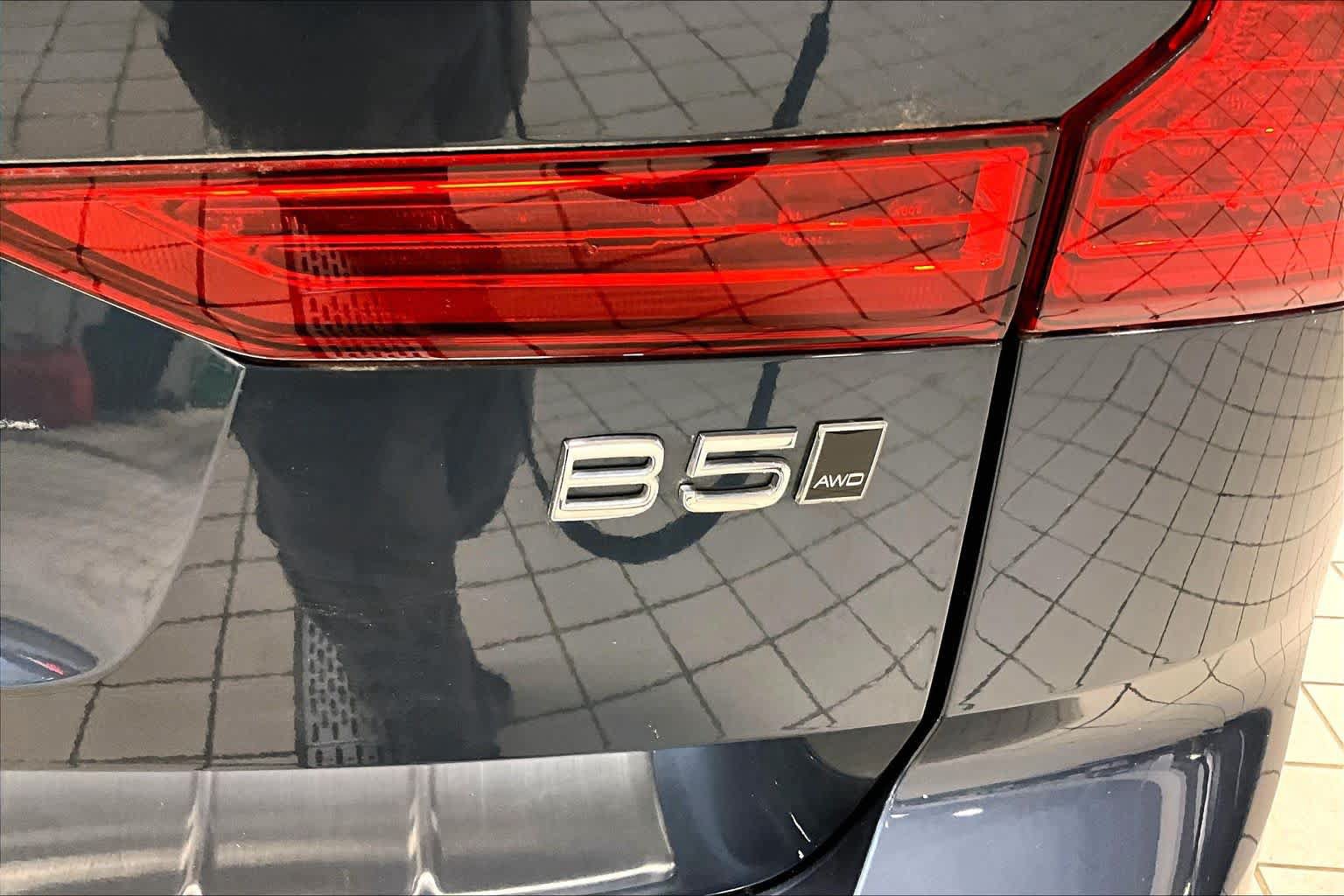 Used 2024 Volvo XC60 B5 Core w/ Protection Package Premier AWD/4WD image 10
