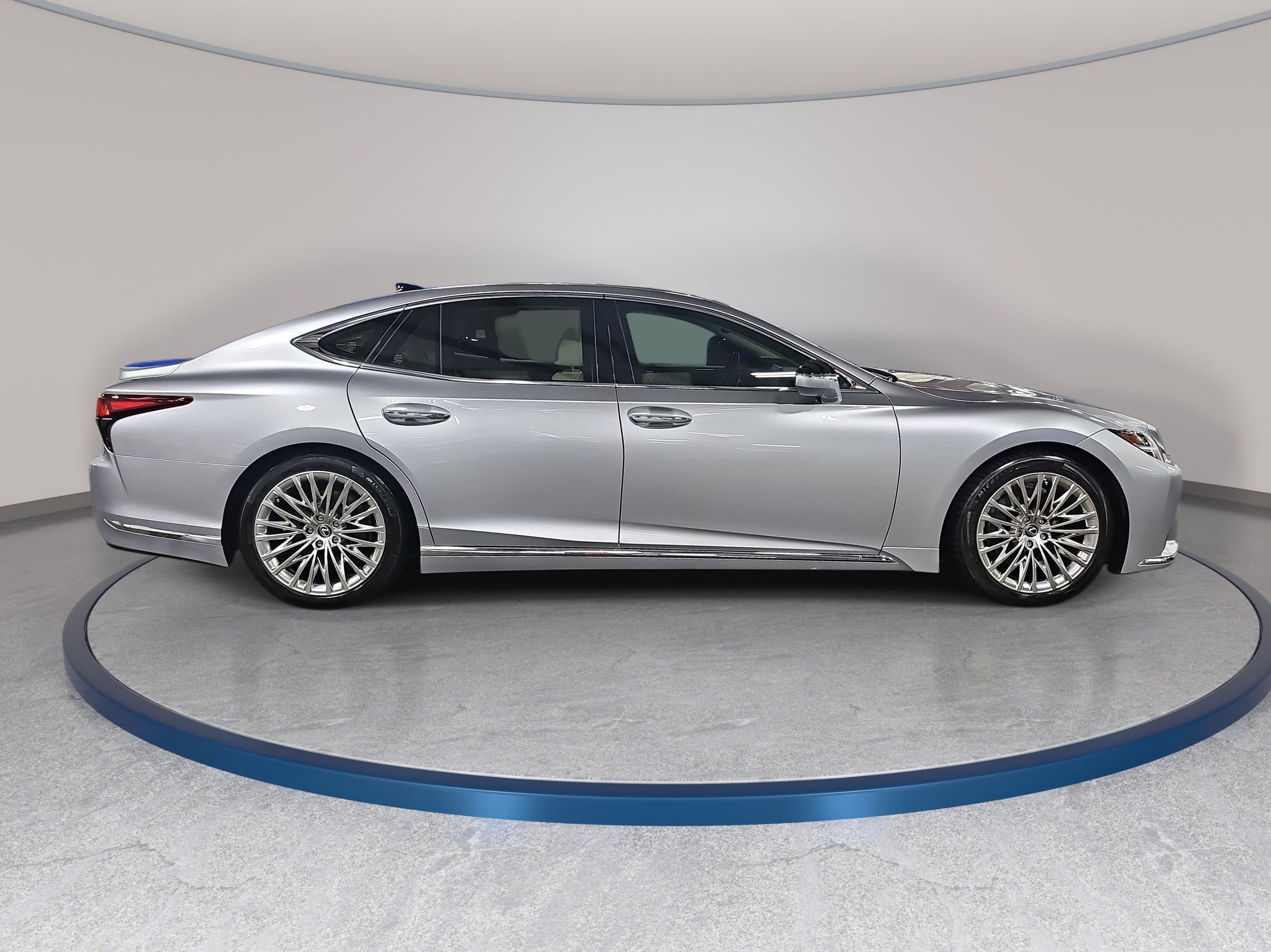 Used 2022 Lexus LS 500 RWD image 4