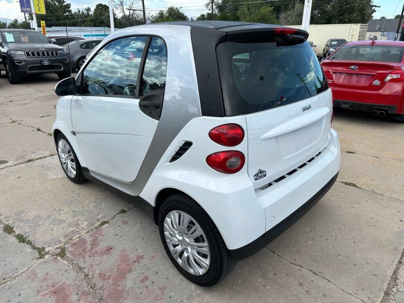 Used 2012 smart fortwo pure RWD image 5