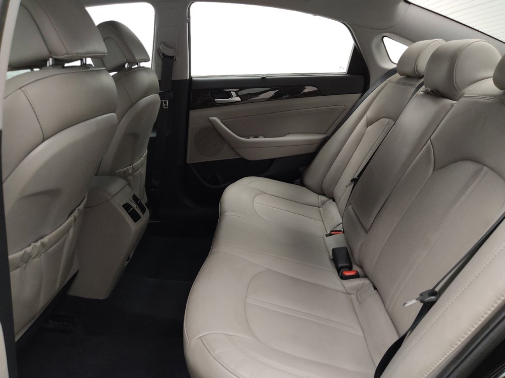 Used 2017 Hyundai Sonata Limited w/ Ultimate Package 04 FWD image 18