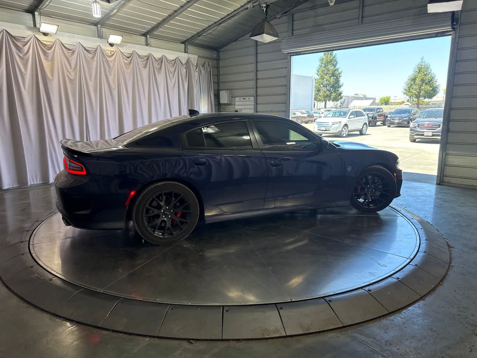 Used 2016 Dodge Charger SRT Hellcat RWD image 4